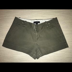 Banana Republic Green 3” Inseam Shorts - Size 4